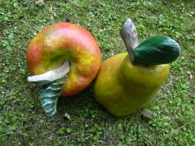 Obst Beton: handbemalt (Apfel verkauft)